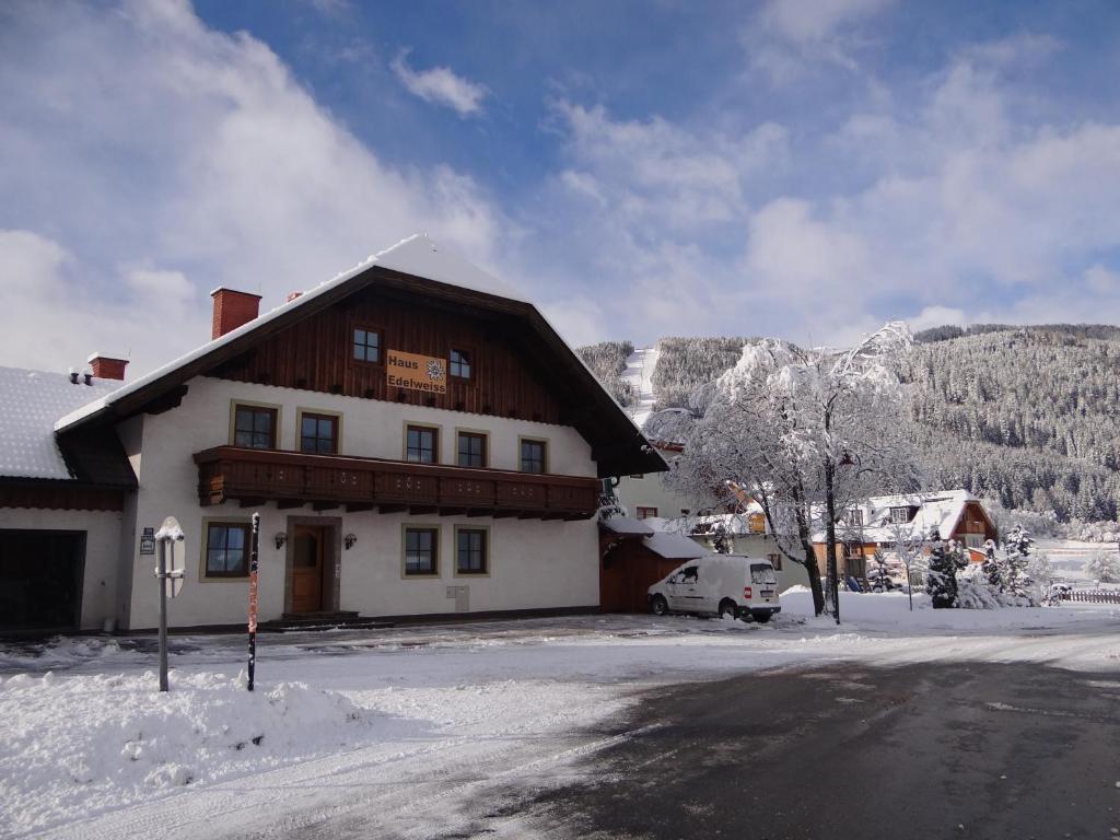 Haus Edelweiss Apartment Sankt Margarethen im Lungau Exterior foto